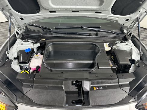 Used 2024 Hyundai Ioniq 6 SE RWD image 34