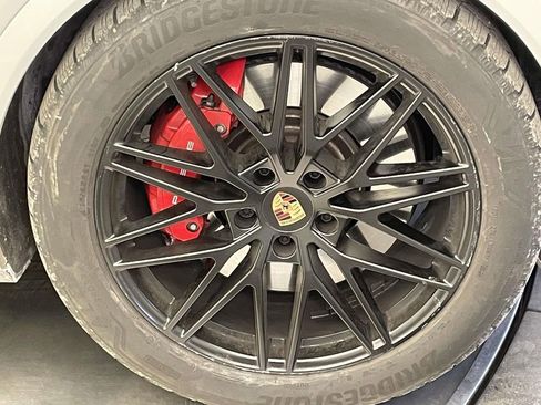 Used 2025 Porsche Cayenne S image 14