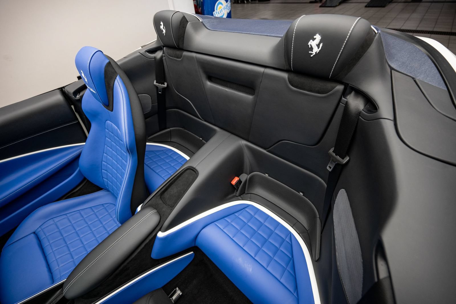 Used 2025 Ferrari Roma Spider RWD image 24
