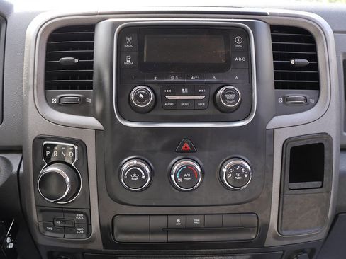 Used 2018 RAM 1500 Express AWD/4WD image 30