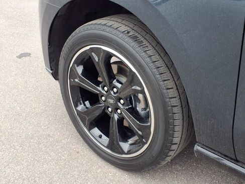 Used 2023 Ford Expedition Limited image 32