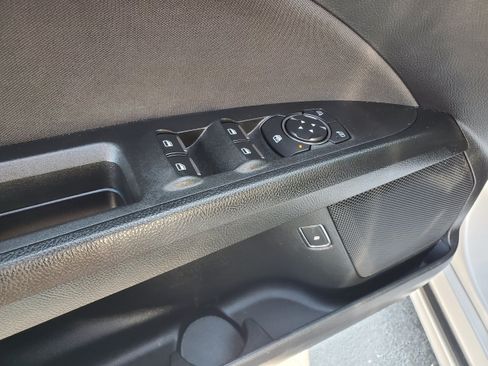 Used 2018 Ford Fusion SE FWD image 9