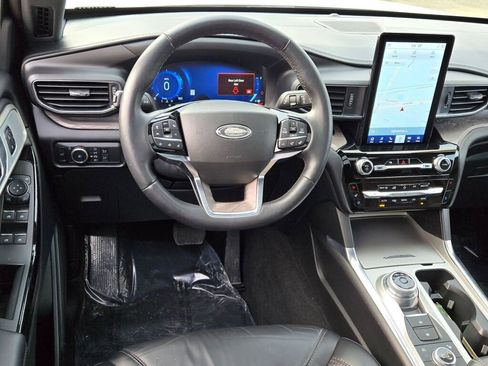 Used 2023 Ford Explorer Platinum w/ Technology Package image 26