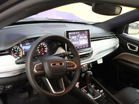 Used 2023 Jeep Compass Limited AWD/4WD image 14