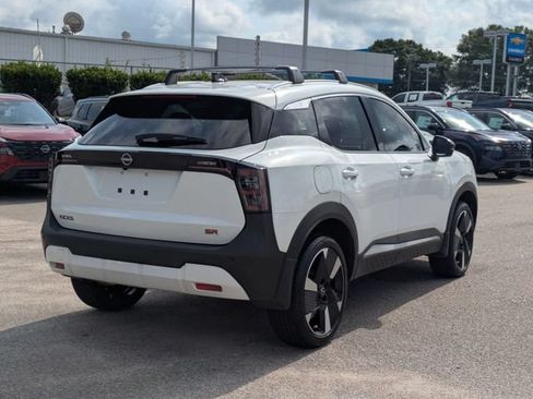 Used 2026 Nissan Kicks SR FWD image 3