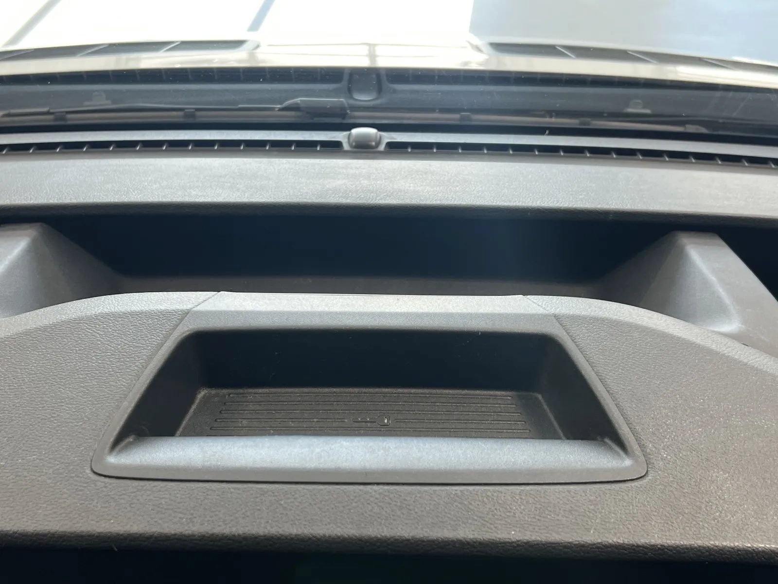 Used 2025 Ford Transit 250 148 Medium Roof RWD image 37