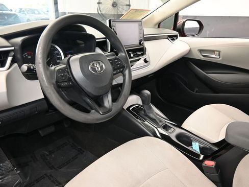 Used 2020 Toyota Corolla LE image 12