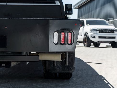 Used 2022 Chevrolet Silverado 3500 LT w/ Convenience Package image 13