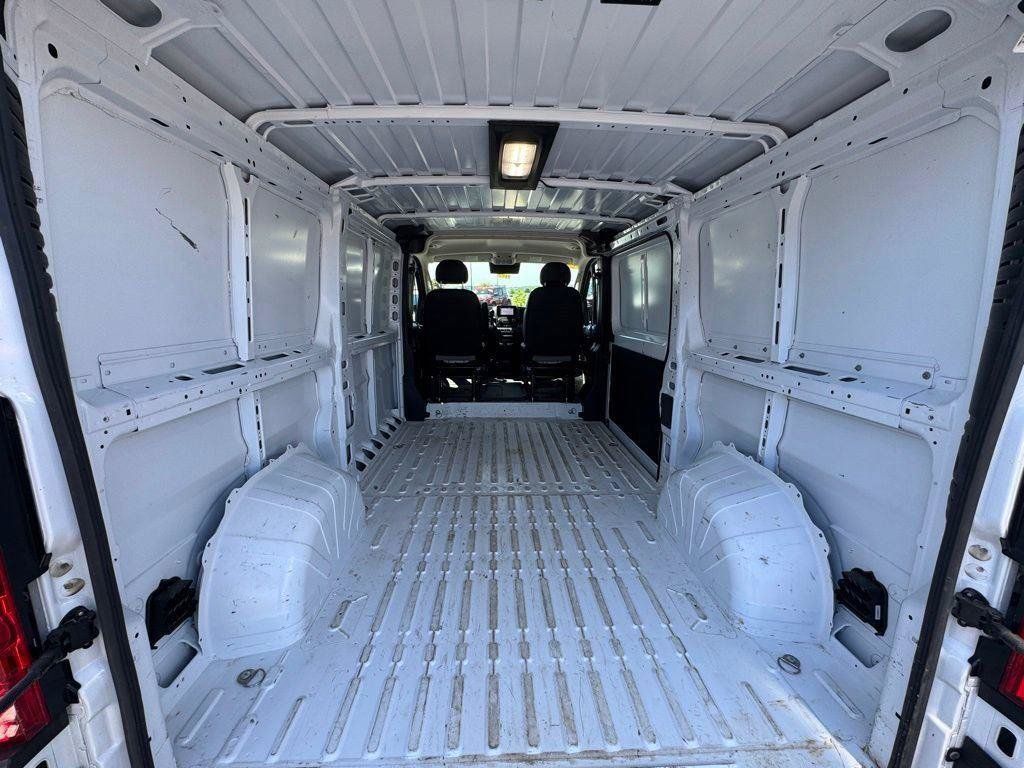 Used 2025 RAM ProMaster 2500 w/ Convenience Group FWD image 14