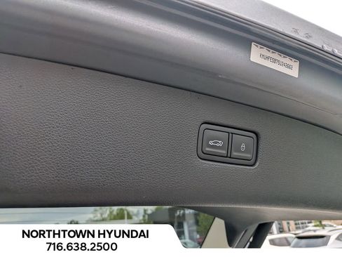 Used 2025 Genesis GV80 2.5T Standard AWD/4WD image 40
