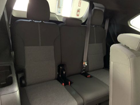 Used 2025 GMC Acadia Elevation image 17