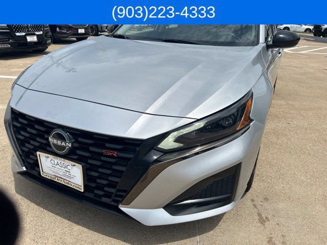 Used 2024 Nissan Altima 2.5 SR FWD image 4