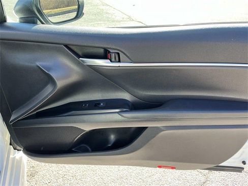 Used 2020 Toyota Camry SE image 20