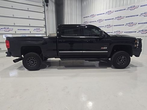 Used 2019 Chevrolet Silverado 2500 LTZ w/ Duramax Plus Package image 11