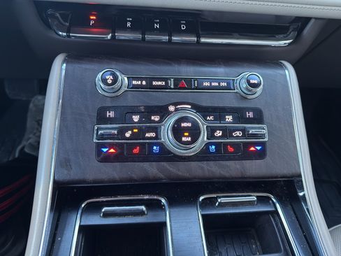 Used 2020 Lincoln Aviator Reserve w/ Equipment Group 201A image 12