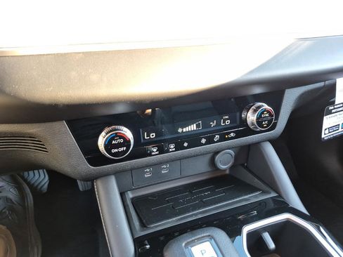 New 2026 Mitsubishi Outlander ES FWD image 18