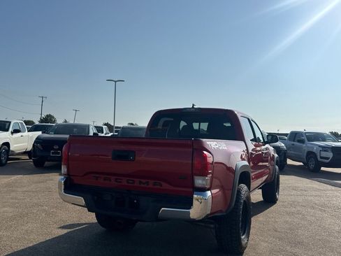 Used 2017 Toyota Tacoma TRD Off-Road w/ Tow Package (A/T) AWD/4WD image 18
