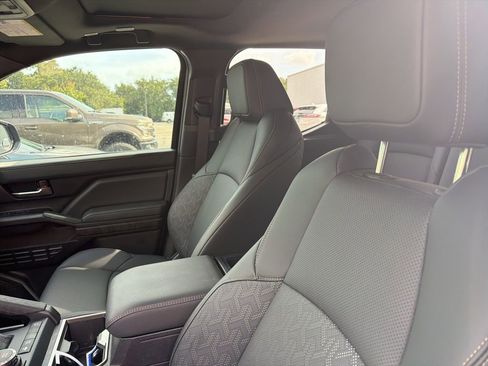 Used 2025 Toyota Tacoma Limited AWD/4WD image 10