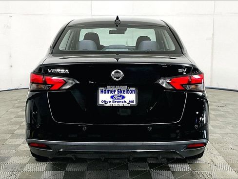 Used 2021 Nissan Versa SV image 4