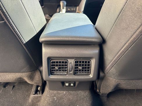 Used 2025 Toyota Camry SE image 25