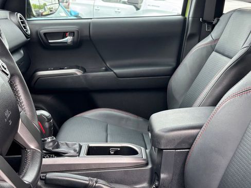 Used 2022 Toyota Tacoma TRD Pro AWD/4WD image 12