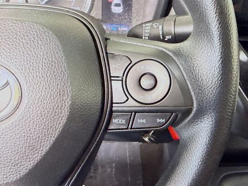 Used 2021 Toyota Corolla LE image 15