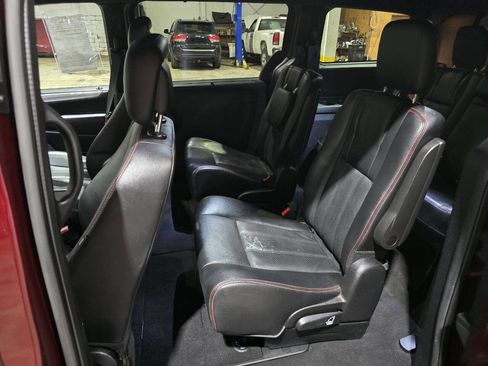 Used 2019 Dodge Grand Caravan GT image 24