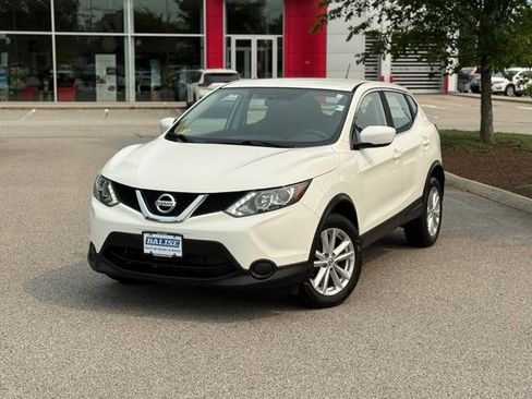 Used 2017 Nissan Rogue Sport S w/ S Appearance Package AWD/4WD image 2