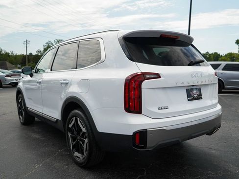 Used 2025 Kia Telluride S FWD image 3