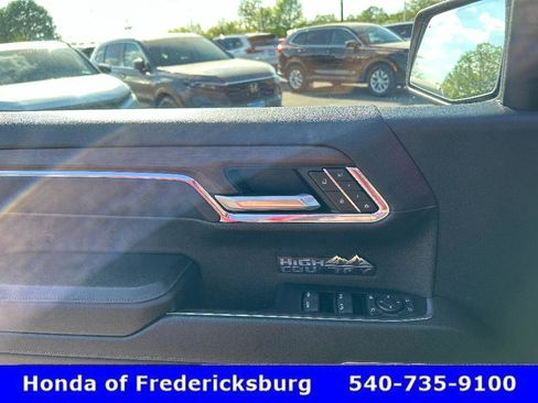 Used 2024 Chevrolet Silverado 1500 High Country w/ Technology Package image 26