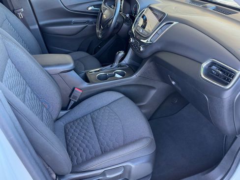 Used 2019 Chevrolet Equinox LT w/ Sun & Navigation Package image 16