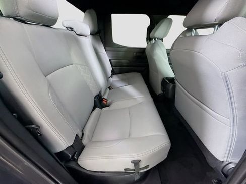 Certified 2025 Toyota Tacoma SR5 AWD/4WD image 24