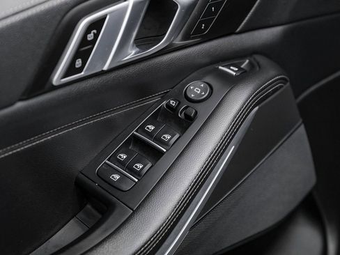 Used 2022 BMW X5 xDrive40i w/ Parking Assistance Package image 39