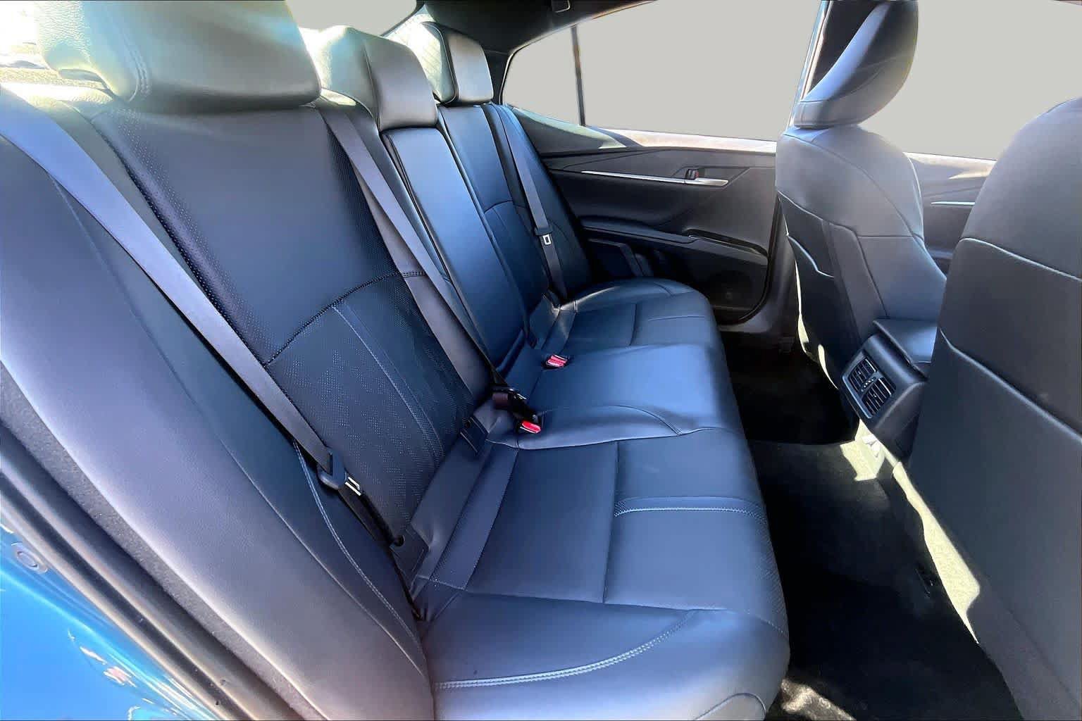 Used 2025 Toyota Camry XSE AWD/4WD image 21