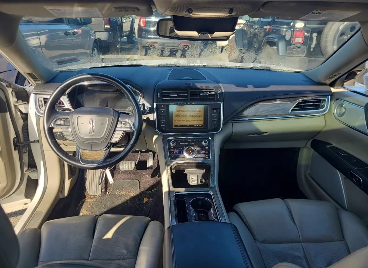 Used 2017 Lincoln Continental Reserve w/ Luxury Package AWD/4WD image 7