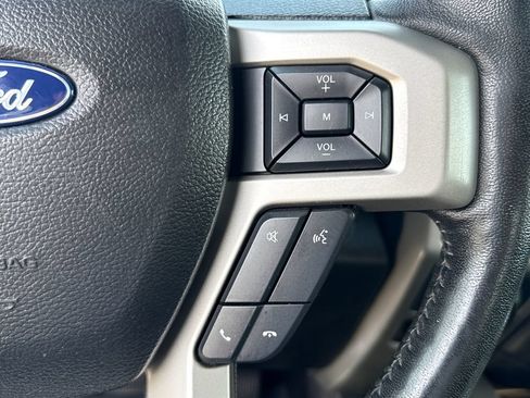 Used 2018 Ford F150 Lariat w/ Equipment Group 502A Luxury AWD/4WD image 17