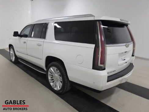 Used 2017 Cadillac Escalade ESV Luxury image 6