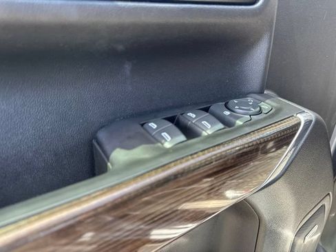 Used 2021 Chevrolet Silverado 1500 LT Trail Boss w/ Convenience Package II AWD/4WD image 12