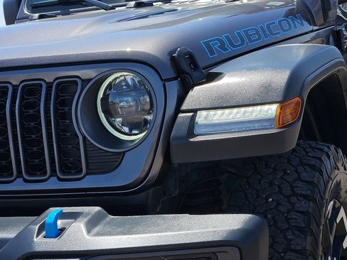 Used 2025 Jeep Wrangler Unlimited Rubicon 4xe w/ Safety Group AWD/4WD image 7