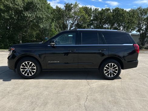 Used 2025 Ford Expedition Platinum AWD/4WD image 2
