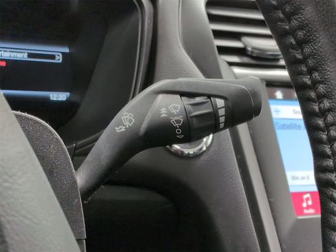 Used 2018 Ford Fusion SE w/ Equipment Group 201A image 26