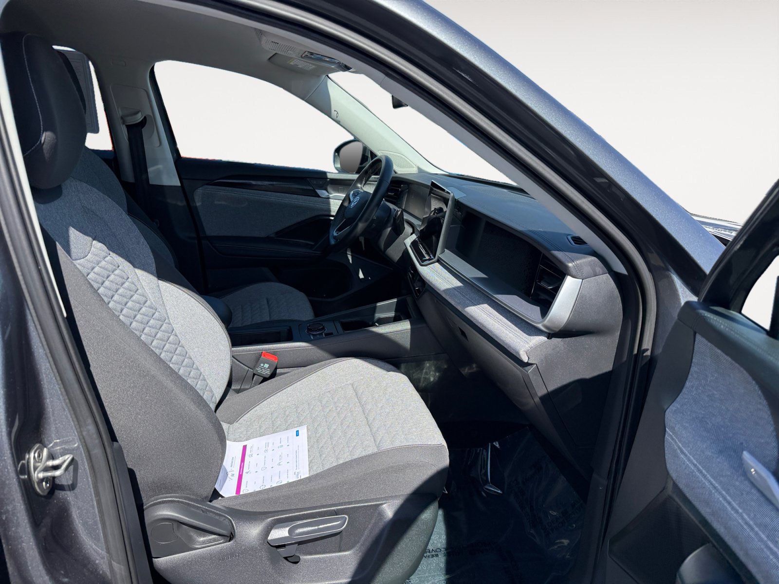 Certified 2025 Volkswagen Tiguan S FWD image 19