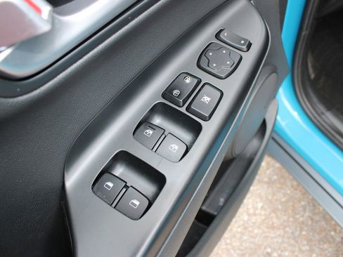 Used 2022 Hyundai Kona Limited FWD image 12