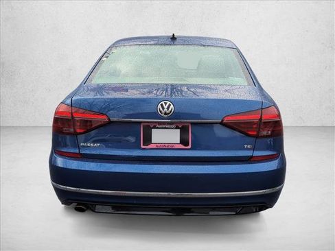 Used 2017 Volkswagen Passat 1.8T R-Line w/ R-Line Lighting Package image 6