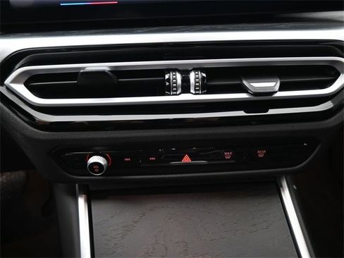 Used 2024 BMW 430i Convertible image 31