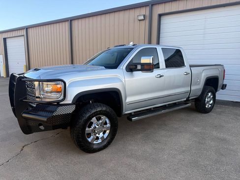 Used 2019 GMC Sierra 3500 Denali w/ Duramax Plus Package image 5