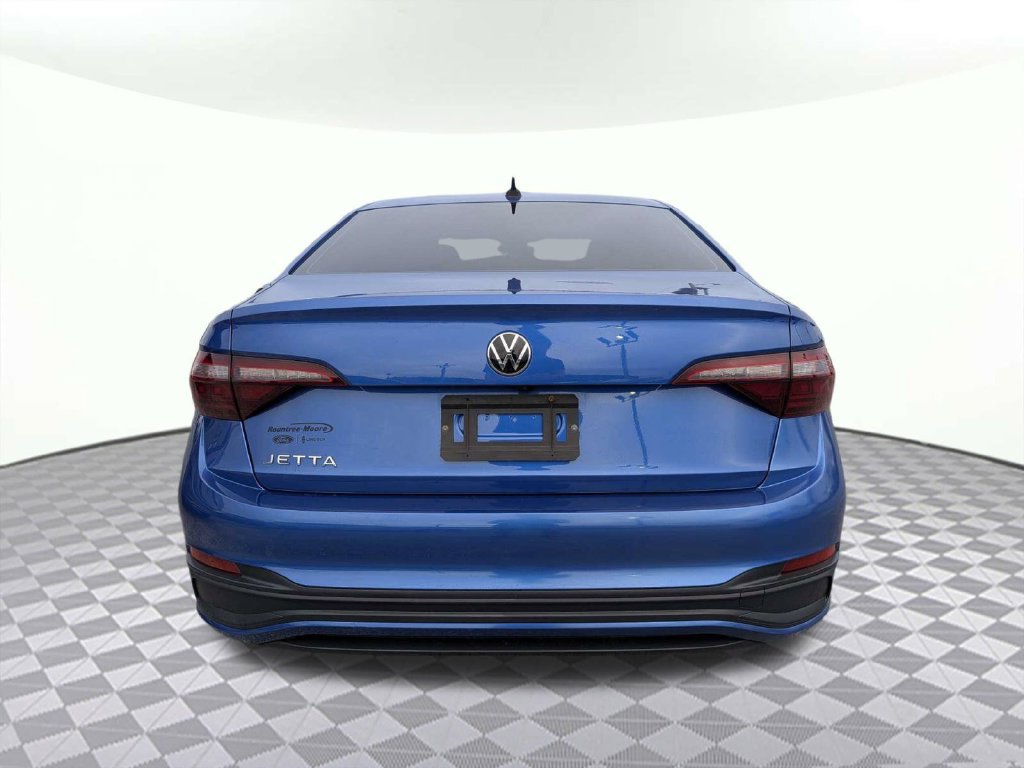 Used 2024 Volkswagen Jetta Sport FWD image 4