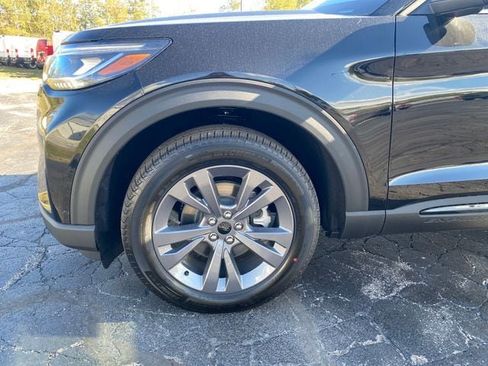 New 2026 Ford Explorer Active w/ Active Comfort Package image 18