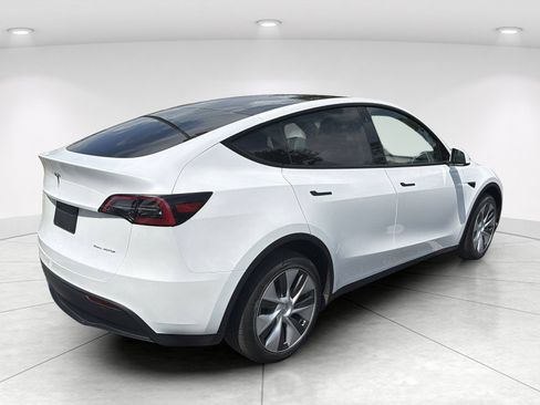 Used 2023 Tesla Model Y Performance AWD/4WD image 4