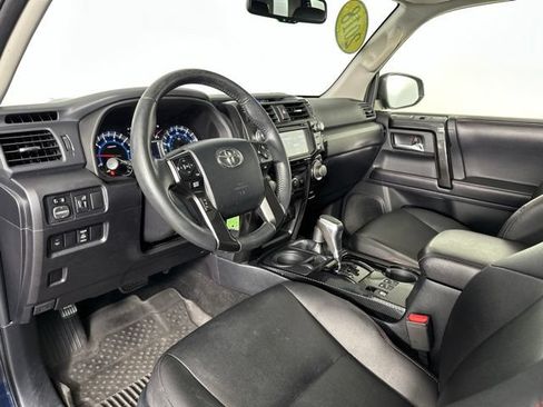 Used 2018 Toyota 4Runner TRD Off-Road Premium AWD/4WD image 16